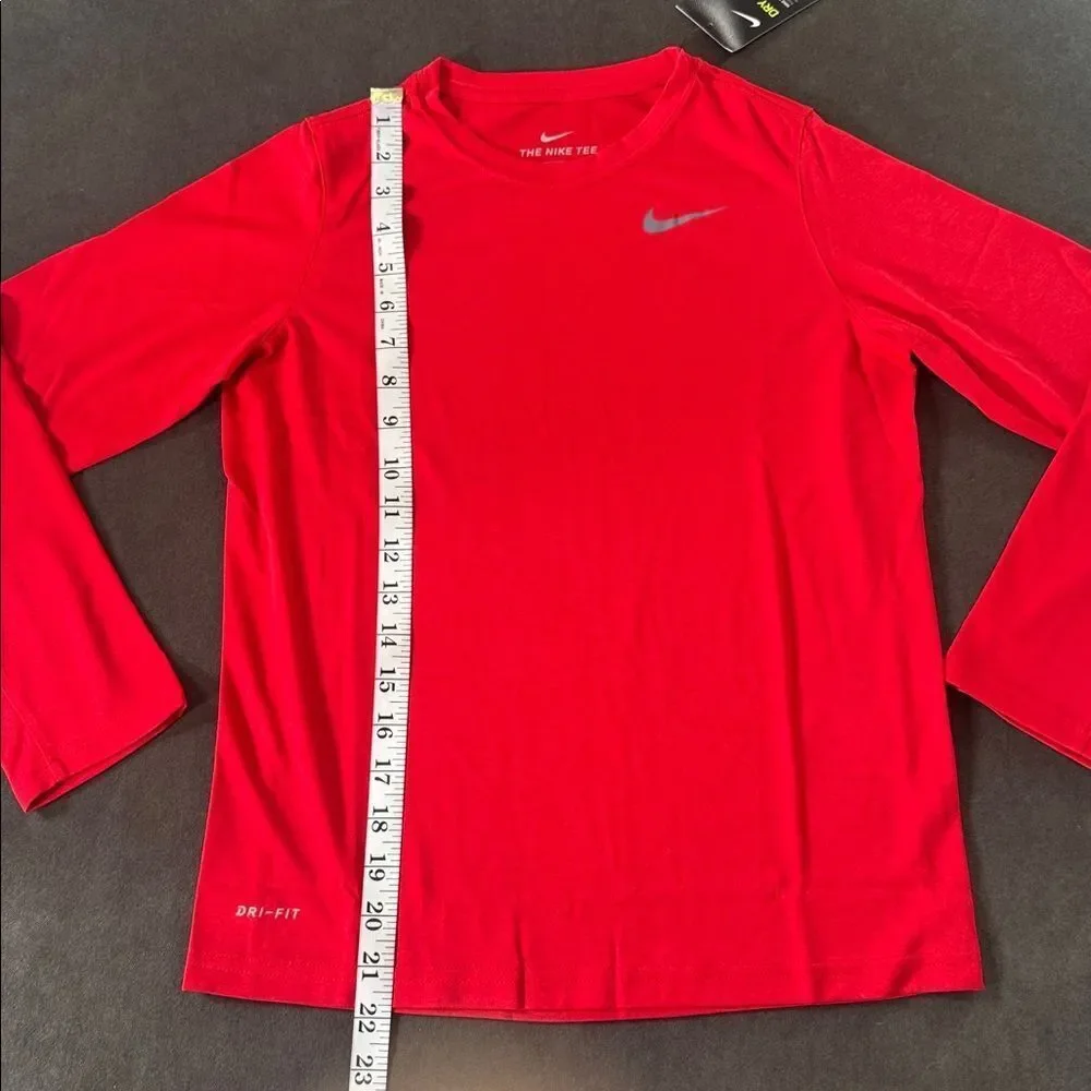 Nike Dry Boys Red Training Top Long Sleeve Athletic Fit Size M 840177-657 NWT